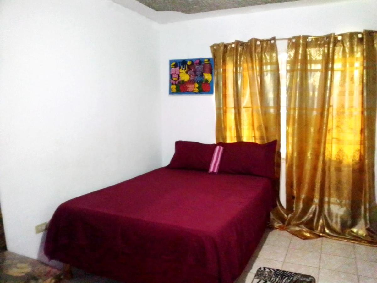 Affordable And Cozy At Content Guest House Ocho Rios Exterior photo