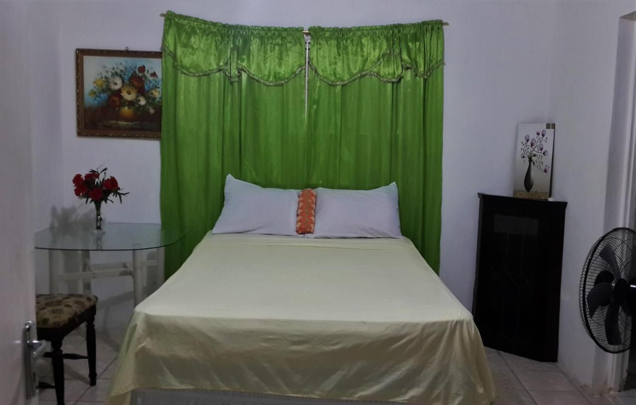 Affordable And Cozy At Content Guest House Ocho Rios Exterior photo